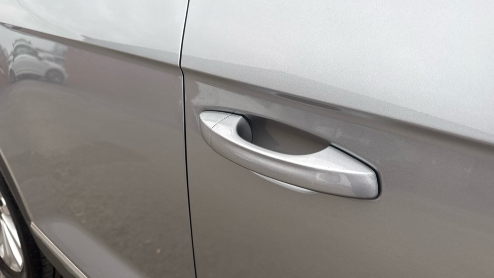 Used Volkswagen T-Roc 2024 for sale - 76870362: Photo 22