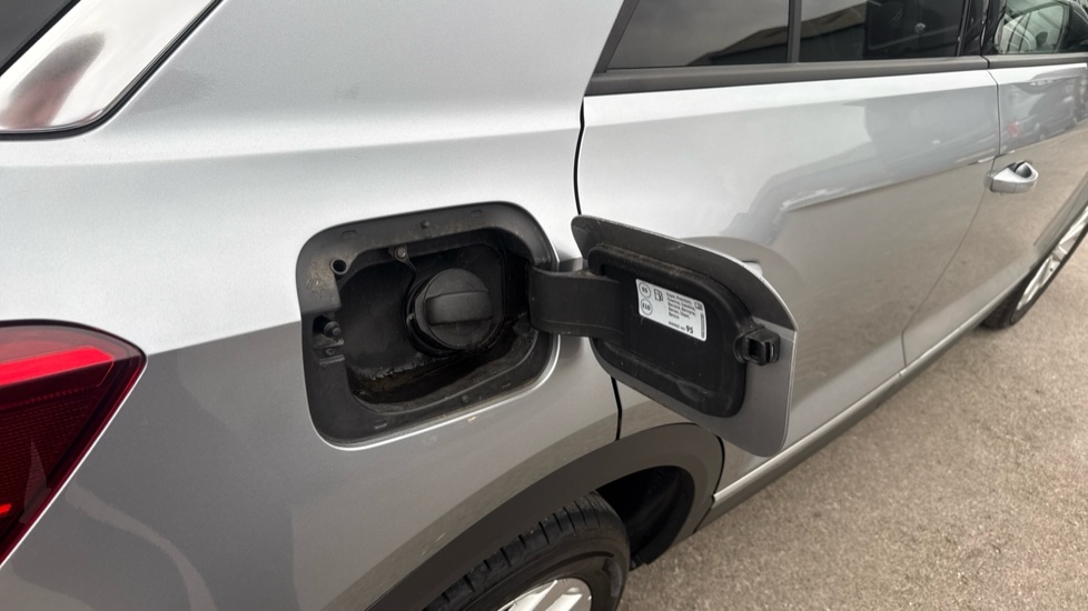 Used Volkswagen T-Roc 2024 for sale - 76870362: Photo 23