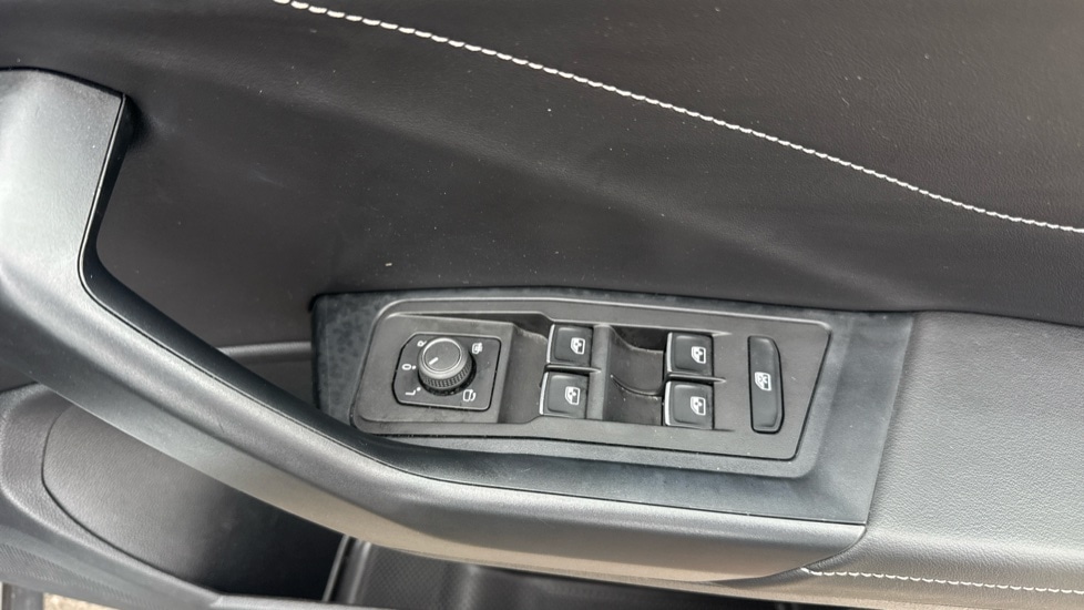 Used Volkswagen T-Roc 2024 for sale - 76870362: Photo 33