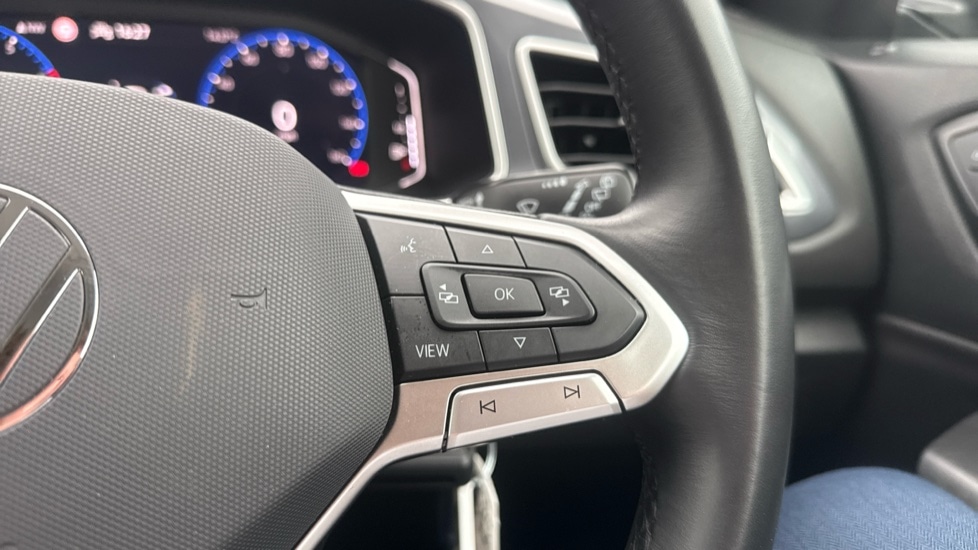 Used Volkswagen T-Roc 2024 for sale - 76870362: Photo 37