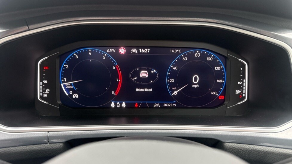 Used Volkswagen T-Roc 2024 for sale - 76870362: Photo 40