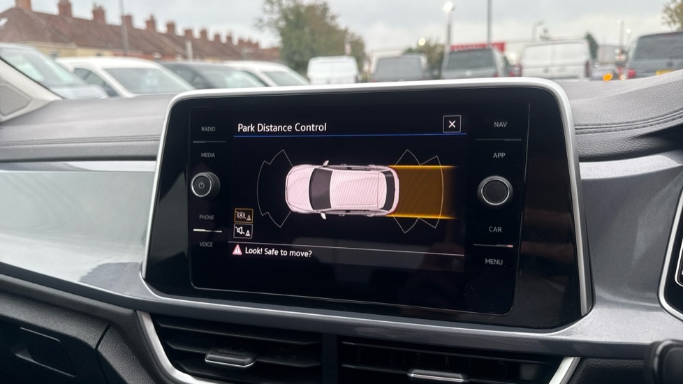 Used Volkswagen T-Roc 2024 for sale - 76870362: Photo 41