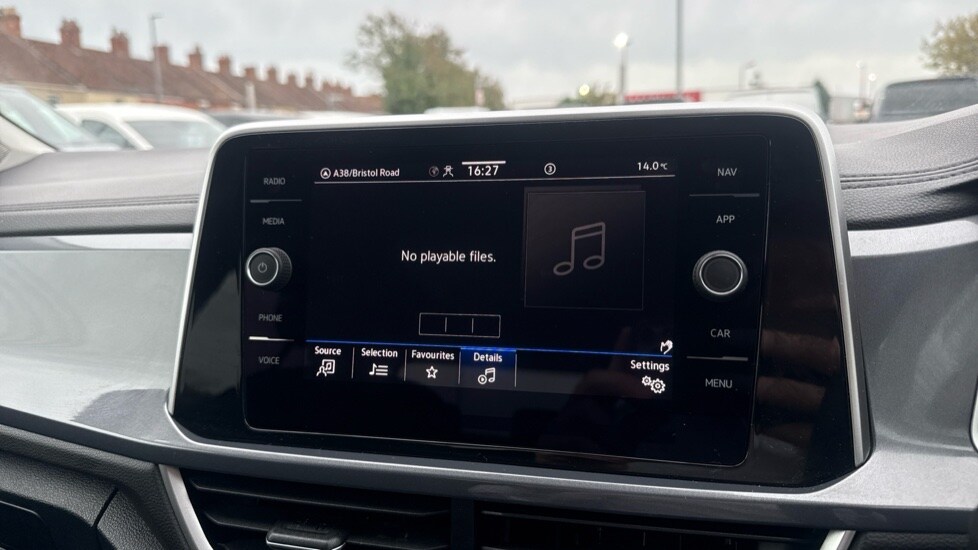 Used Volkswagen T-Roc 2024 for sale - 76870362: Photo 43