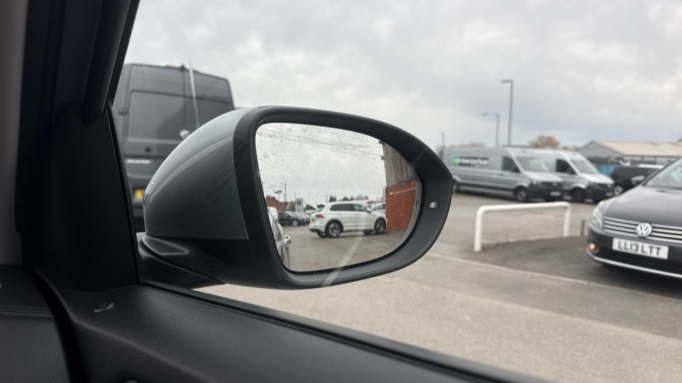 Used Volkswagen T-Roc 2024 for sale - 76870362: Photo 56