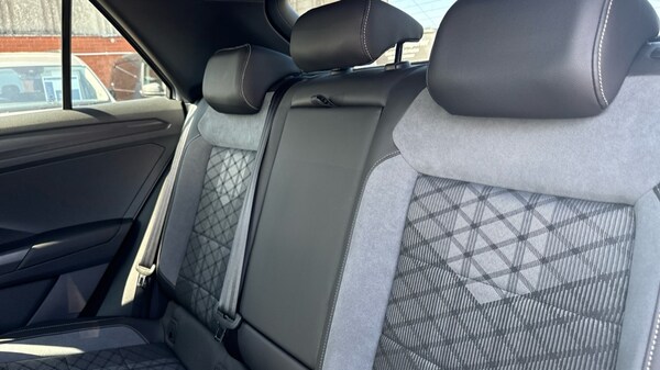 Used Volkswagen T-Roc 2024 for sale - 76190949: Photo 15