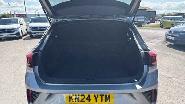 Used Volkswagen T-Roc 2024 for sale - 76190949: Photo 16