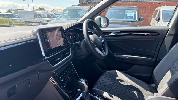 Used Volkswagen T-Roc 2024 for sale - 76190949: Photo 2