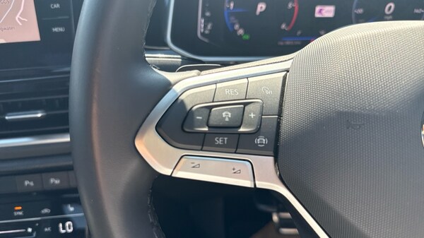 Used Volkswagen T-Roc 2024 for sale - 76190949: Photo 31