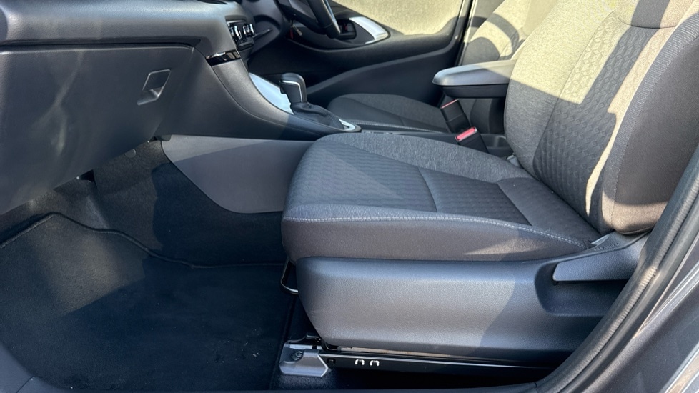 Used Toyota Yaris 2021 for sale - 76552571: Photo 32