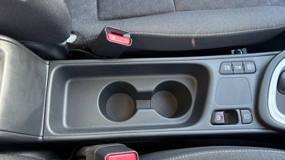 Used Toyota Yaris 2021 for sale - 76552571: Photo 33