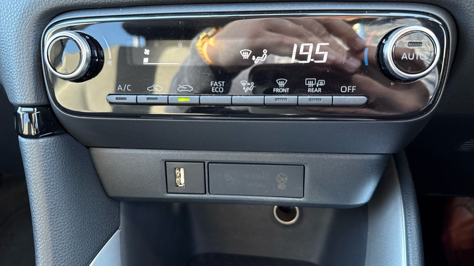 Used Toyota Yaris 2021 for sale - 76552571: Photo 42