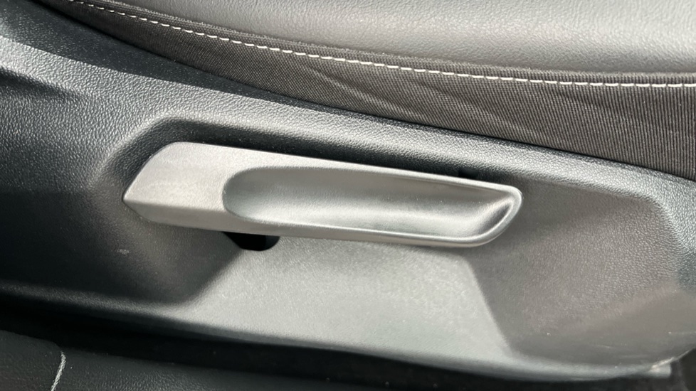 Used Volkswagen T-Roc 2024 for sale - 76479732: Photo 24