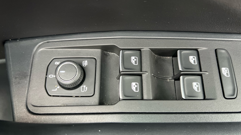 Used Volkswagen T-Roc 2024 for sale - 76479732: Photo 25