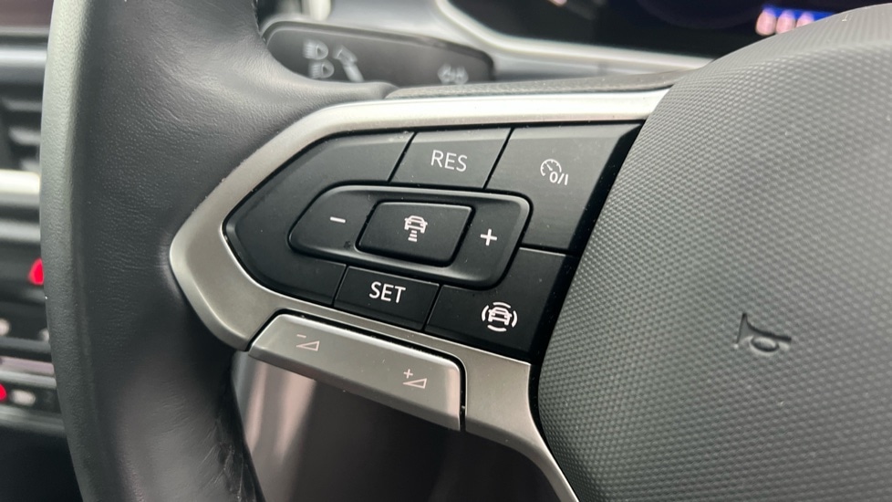 Used Volkswagen T-Roc 2024 for sale - 76479732: Photo 27