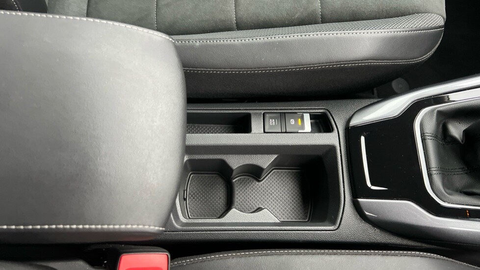 Used Volkswagen T-Roc 2024 for sale - 76479732: Photo 32