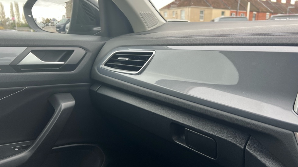 Used Volkswagen T-Roc 2024 for sale - 76479732: Photo 39