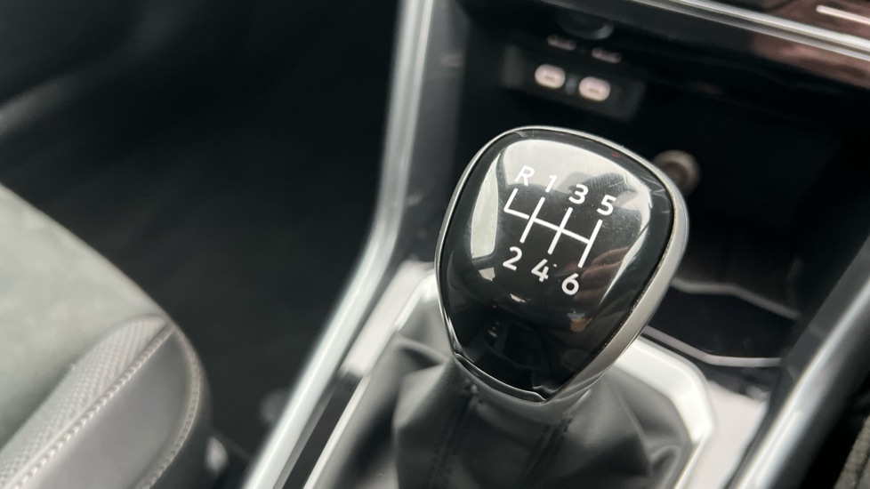 Used Volkswagen T-Roc 2024 for sale - 76479732: Photo 40