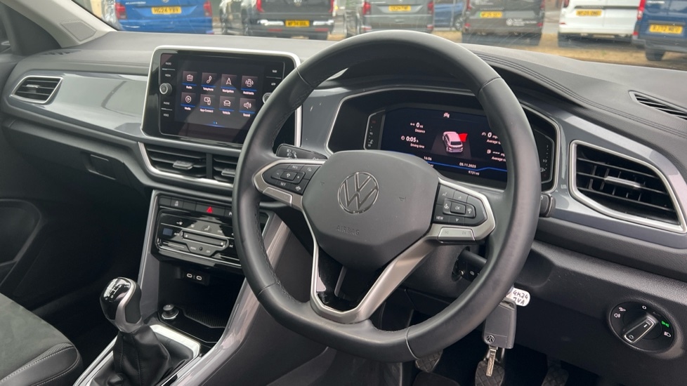 Used Volkswagen T-Roc 2024 for sale - 76479732: Photo 6