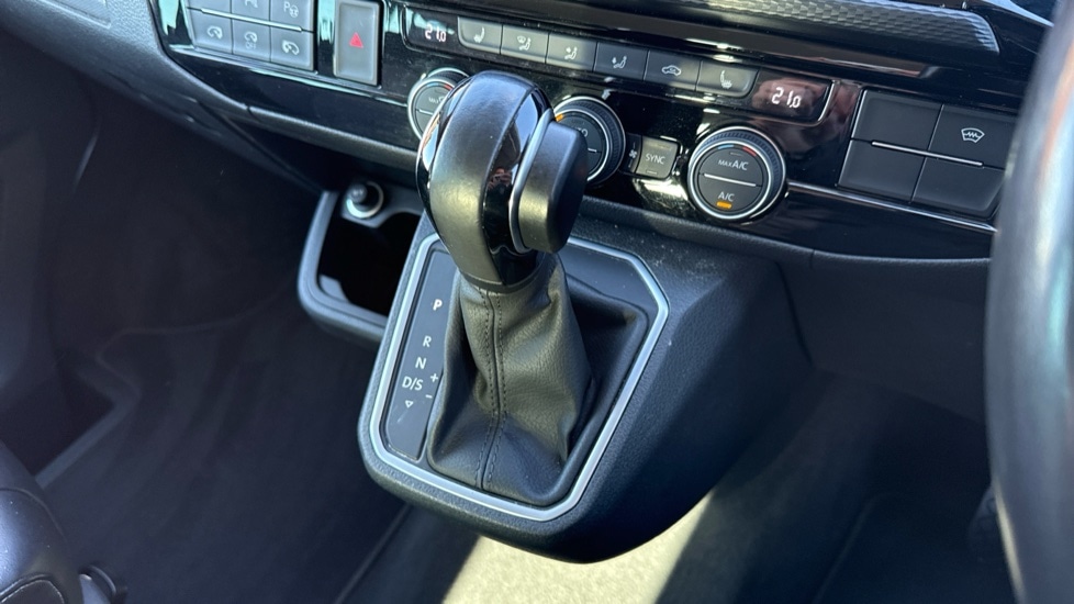 Used Volkswagen Caravelle 2020 for sale - 76691500: Photo 14