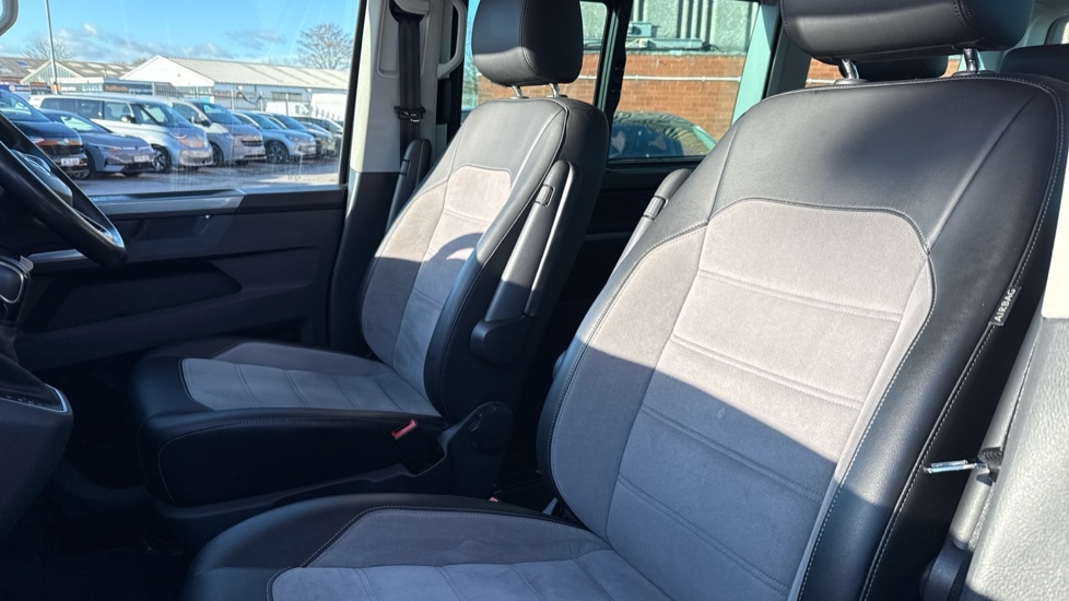 Used Volkswagen Caravelle 2020 for sale - 76691500: Photo 17