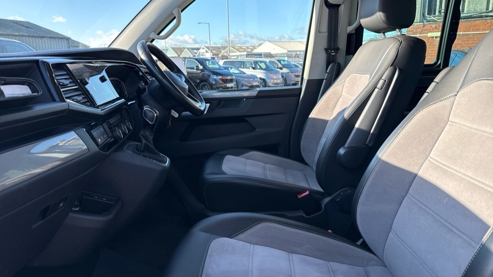 Used Volkswagen Caravelle 2020 for sale - 76691500: Photo 2