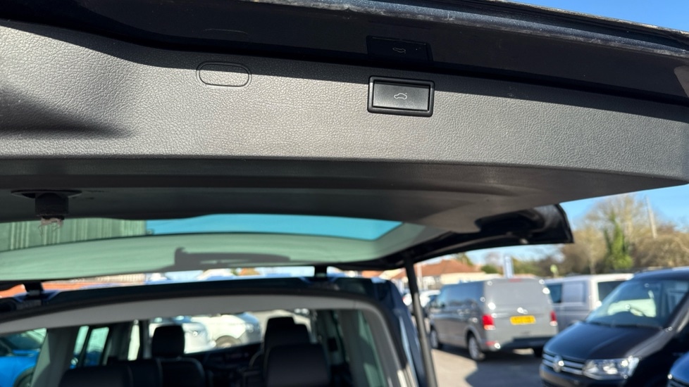 Used Volkswagen Caravelle 2020 for sale - 76691500: Photo 39