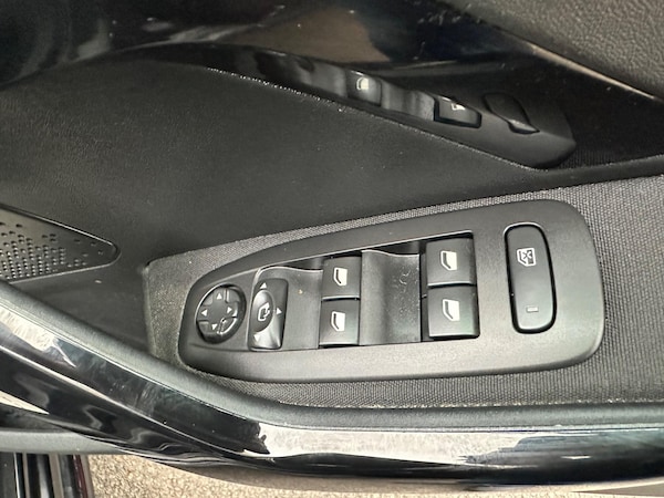 Used Peugeot 208 2019 for sale - 75730677: Photo 27