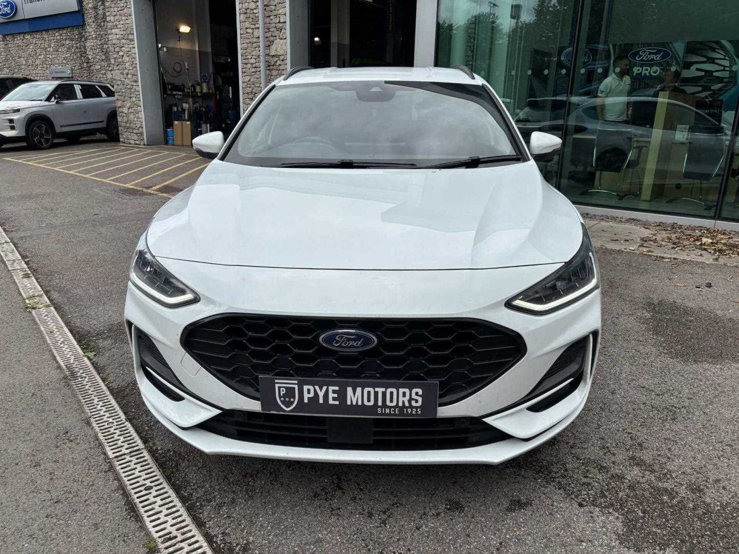 Used Ford Focus 2023 for sale - 76868436: Photo 3