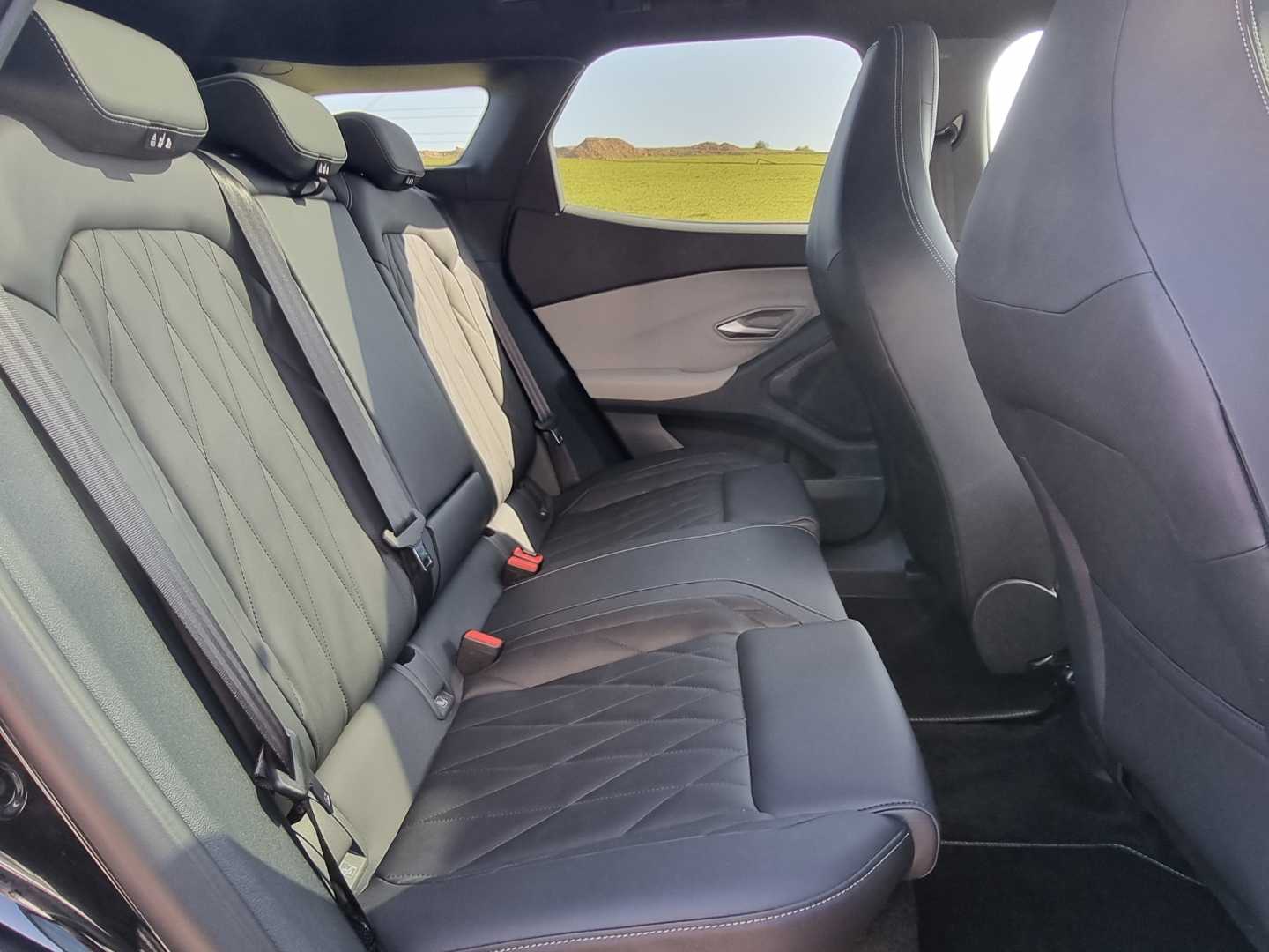 Used Ford Explorer 2024 for sale - 76868970: Photo 10