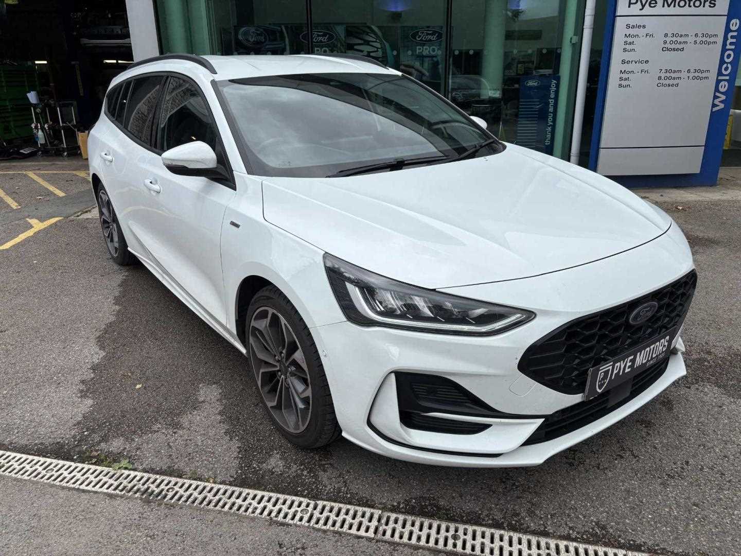 Used Ford Focus 2023 for sale - 76466355: Photo 2