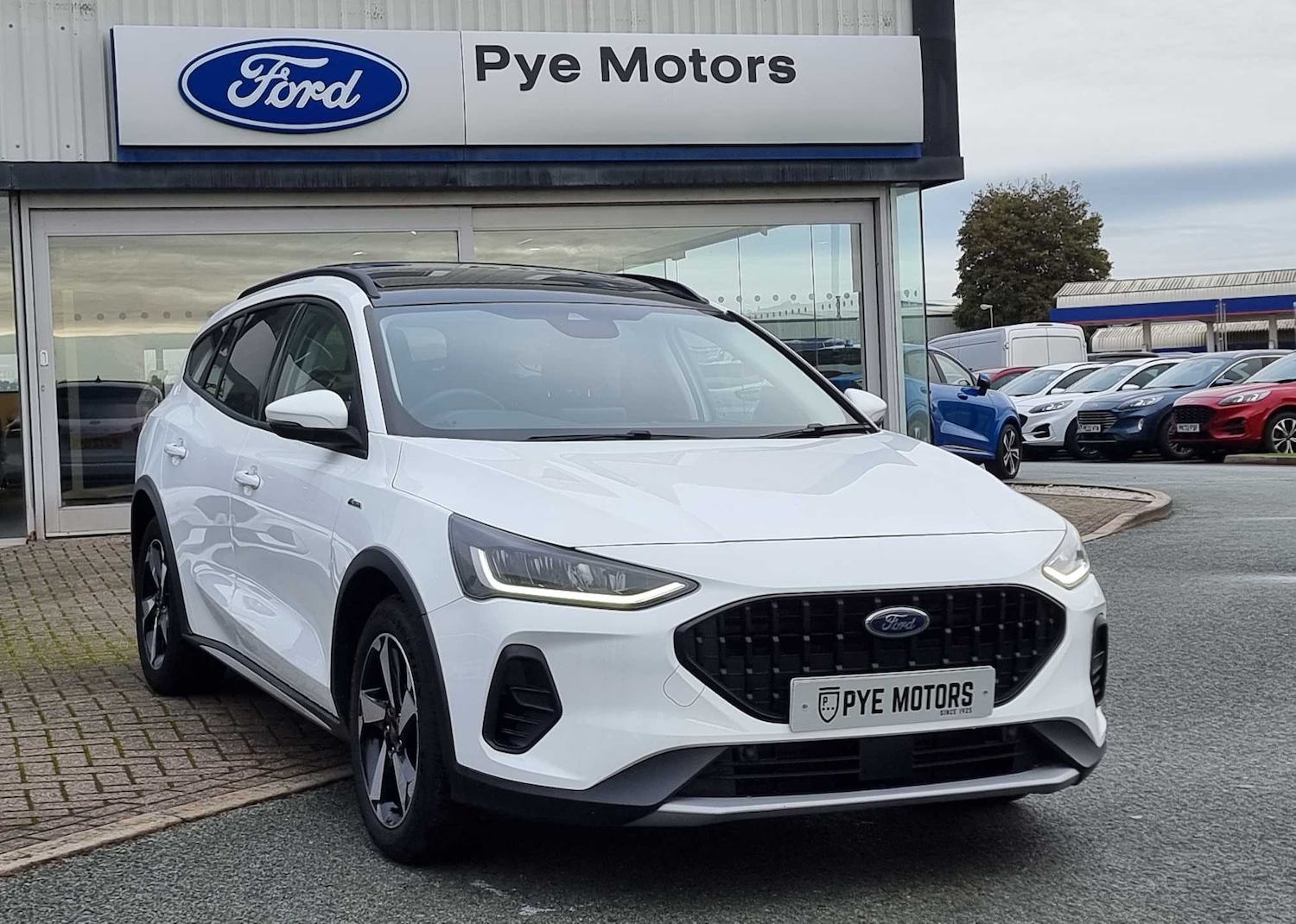 Used Ford Focus 2023 for sale - 76869335: Photo 1