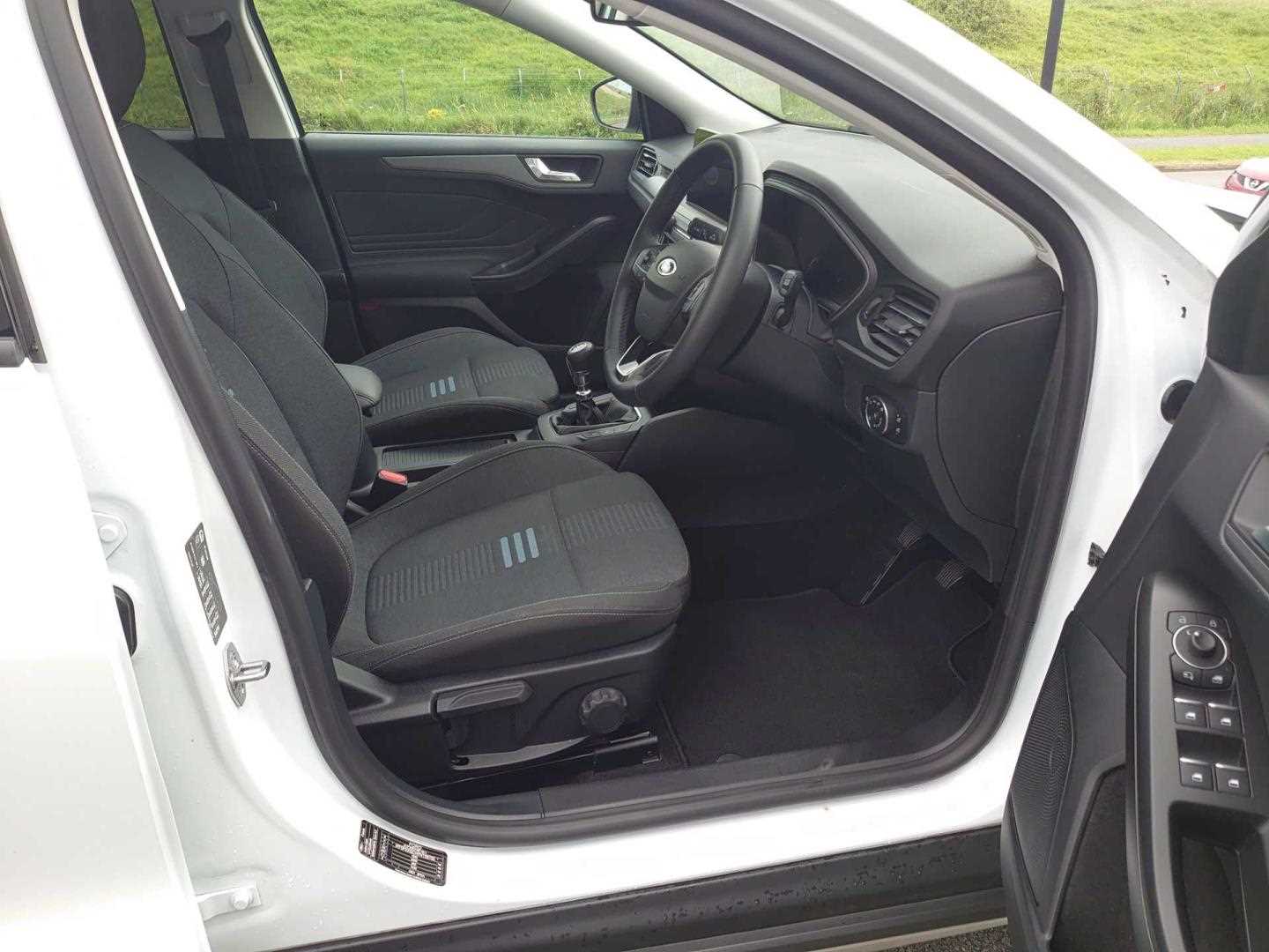 Used Ford Focus 2023 for sale - 76869335: Photo 7