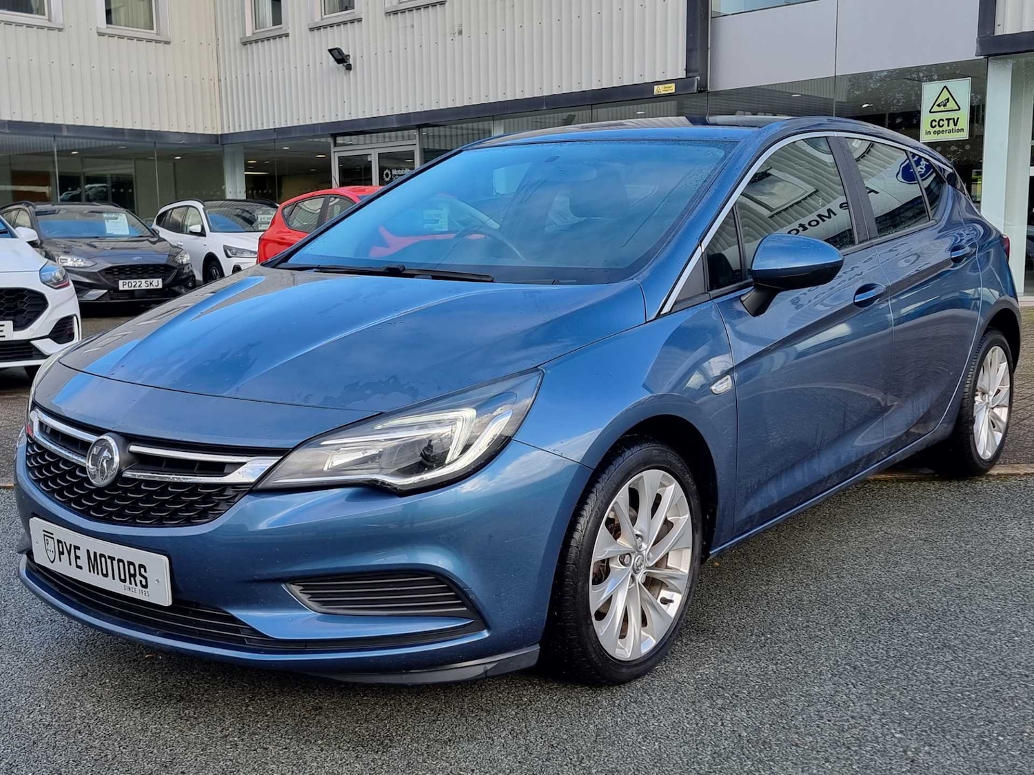 Used Vauxhall Astra 2017 for sale - 76466575: Photo 3