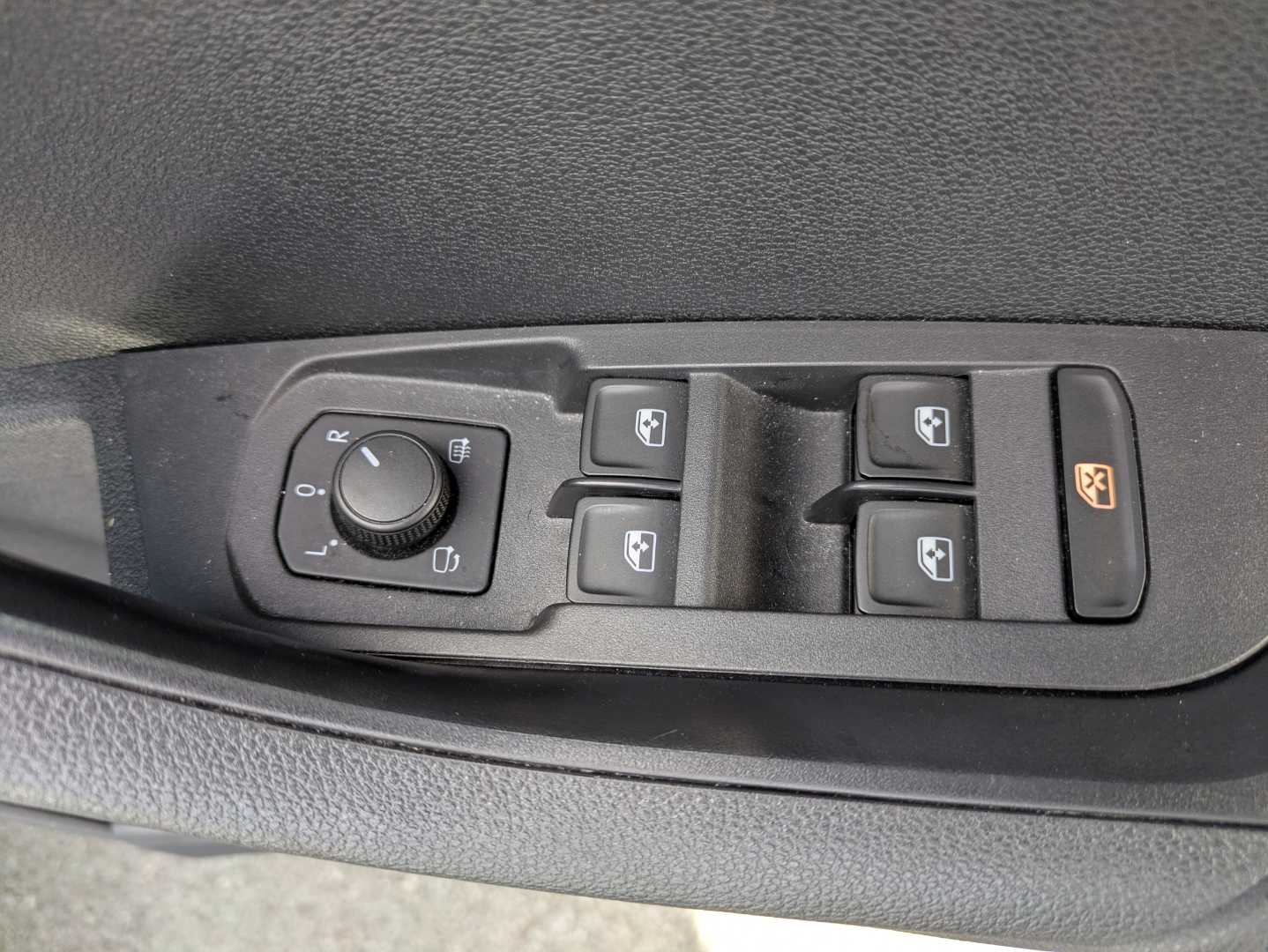 Used Skoda Karoq 2023 for sale - 76868347: Photo 17