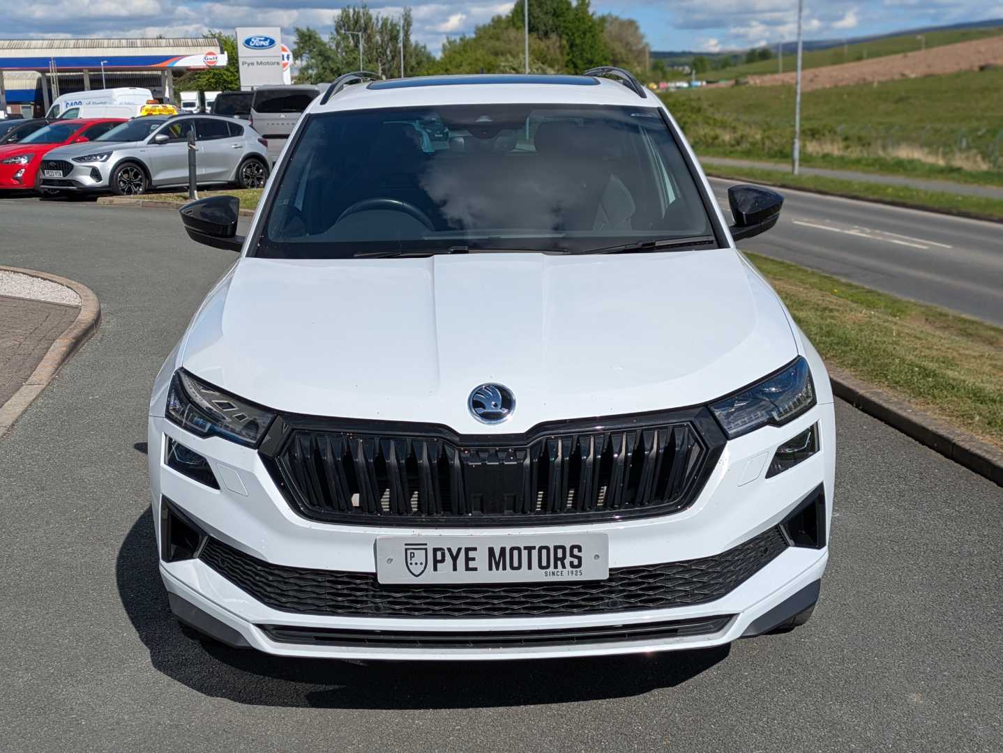 Used Skoda Karoq 2023 for sale - 76868347: Photo 2