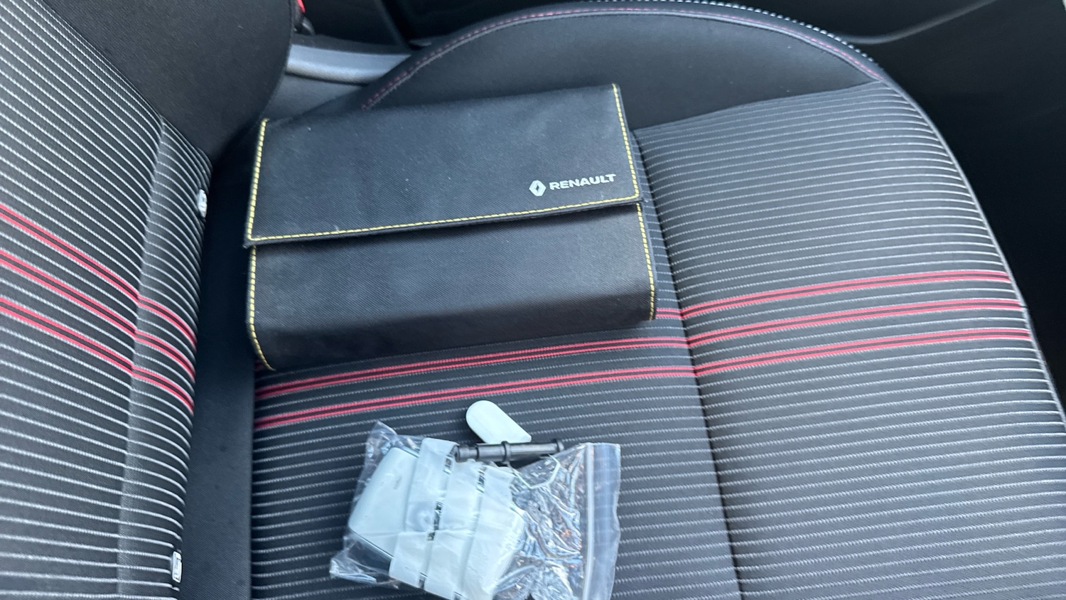 Used Renault Captur 2022 for sale - 76653311: Photo 19