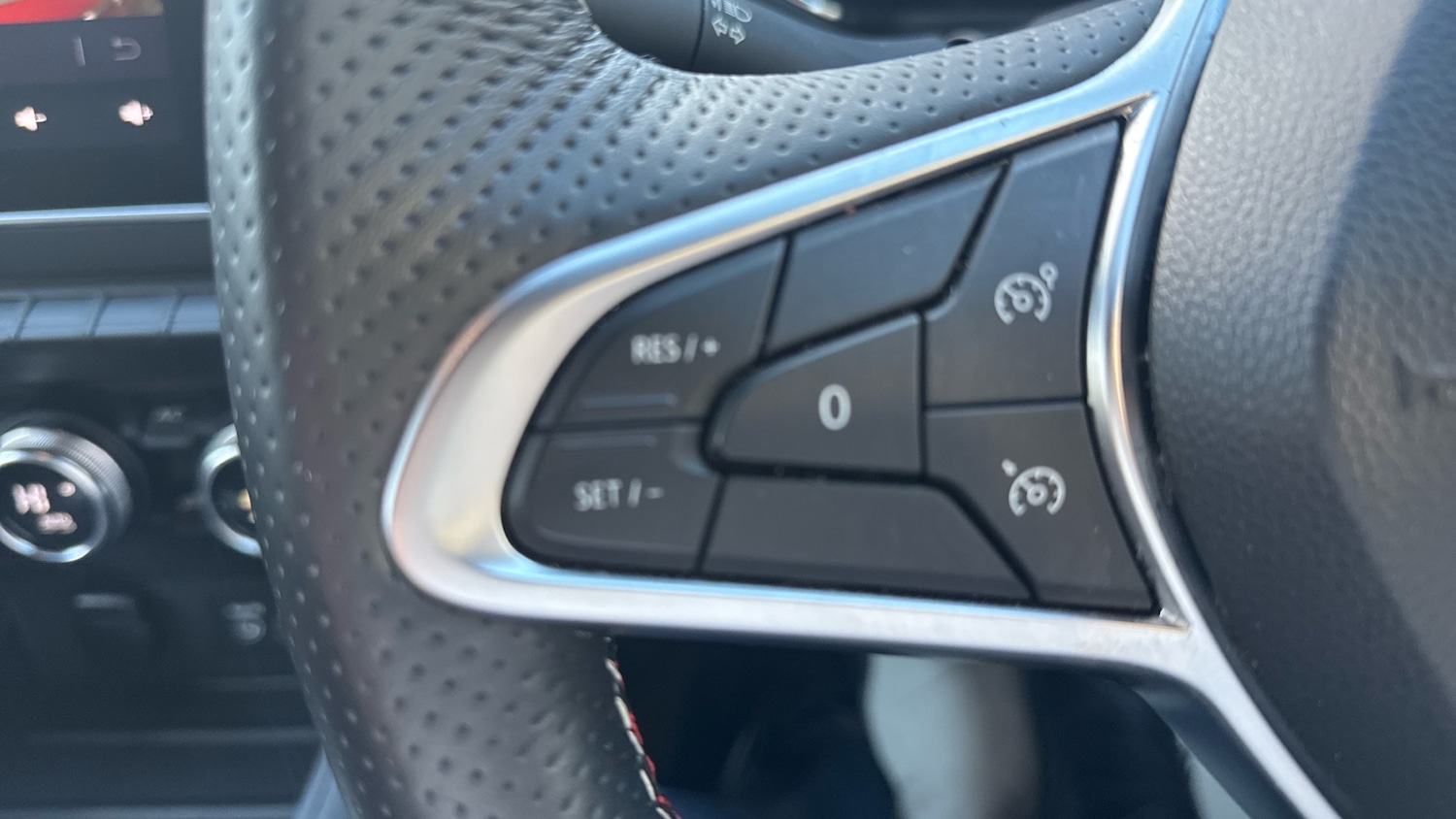 Used Renault Captur 2022 for sale - 76653311: Photo 33