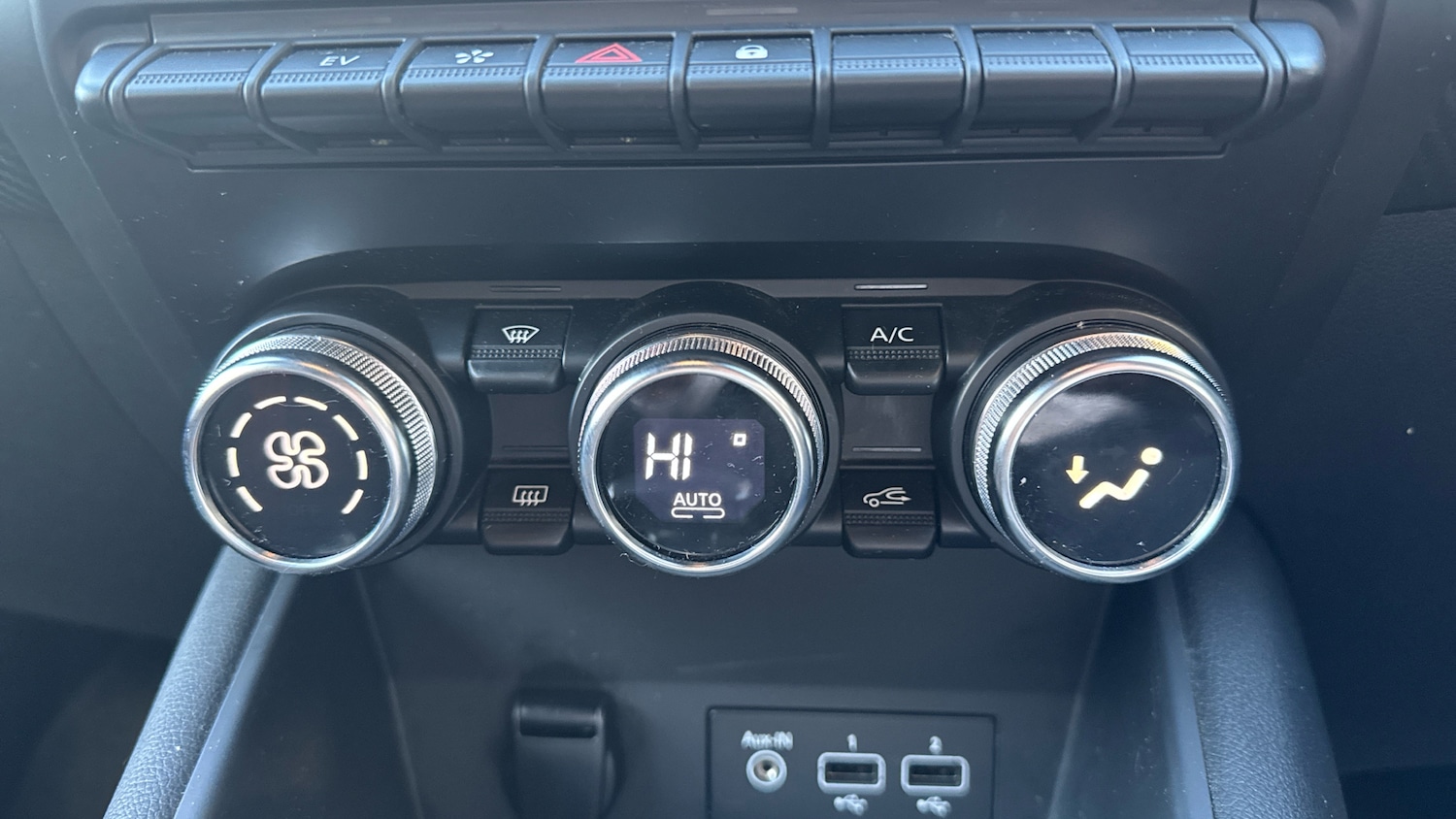 Used Renault Captur 2022 for sale - 76653311: Photo 36