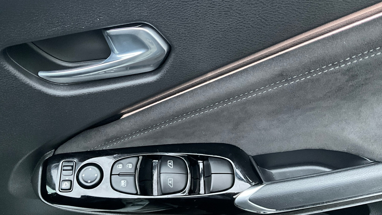 Used Nissan Juke 2024 for sale - 77036618: Photo 30