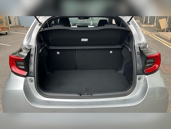 Used Toyota Yaris 2024 for sale - 79560153: Photo