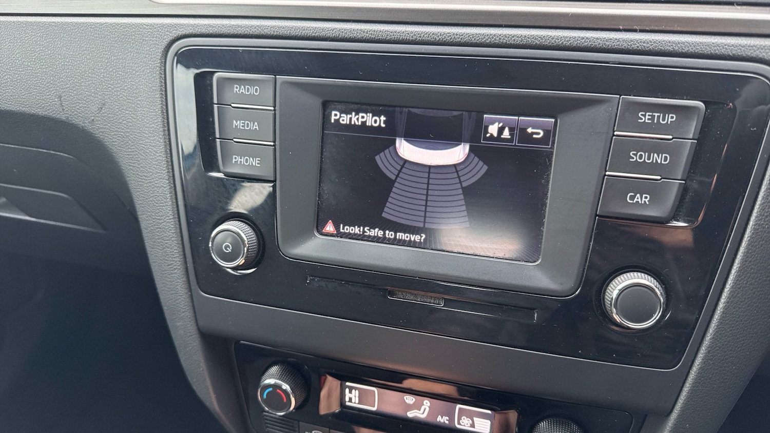 Used Skoda Rapid 2015 for sale - 77195153: Photo 26