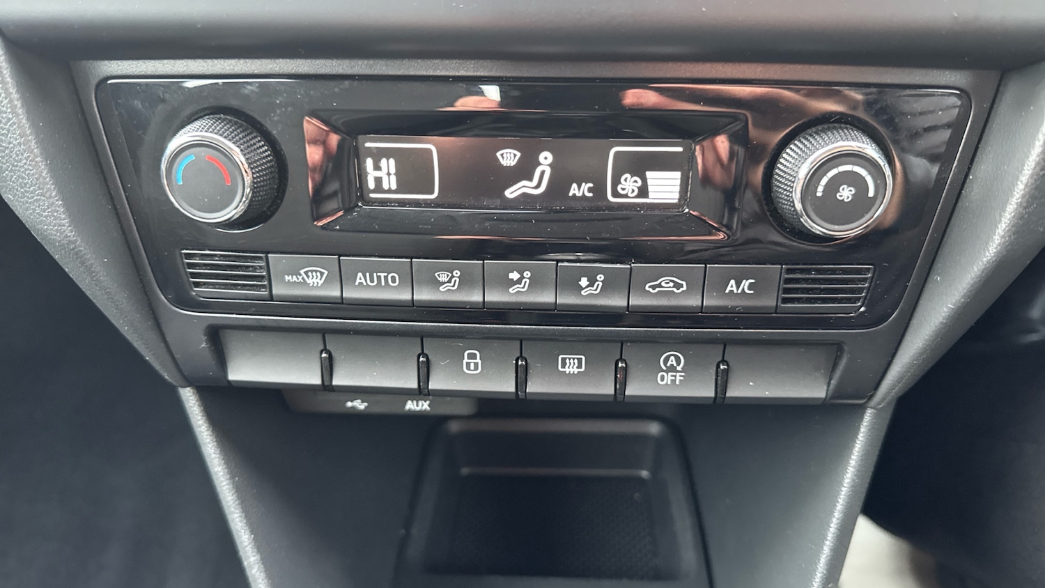 Used Skoda Rapid 2015 for sale - 77195153: Photo 27