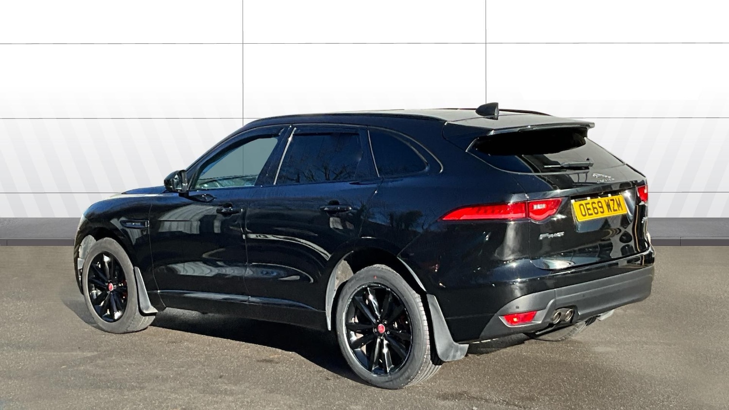 Used Jaguar F-Pace 2019 for sale - 77687897: Photo 2