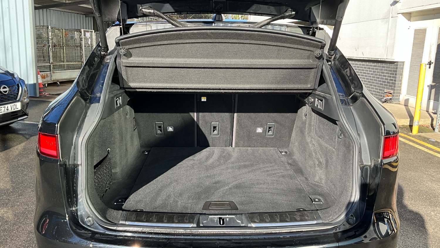 Used Jaguar F-Pace 2019 for sale - 77687897: Photo 4