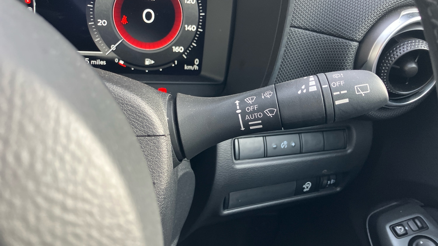 Used Nissan Juke 2025 for sale - 77988957: Photo 25