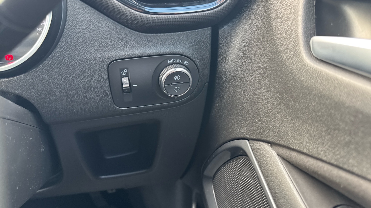 Used Vauxhall Crossland 2023 for sale - 77813311: Photo 22