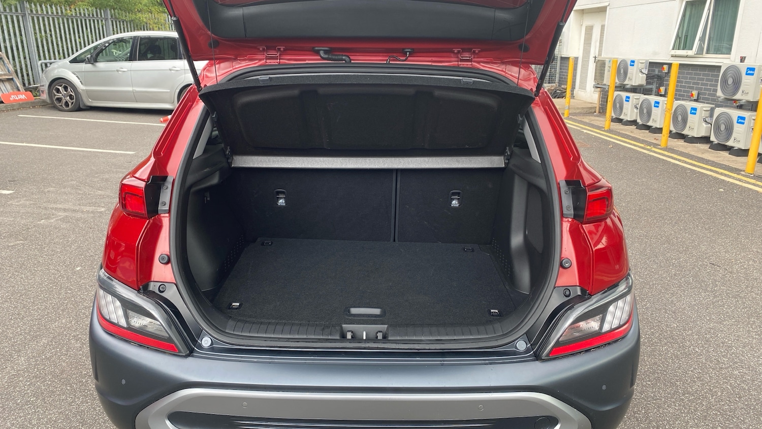 Used Hyundai KONA 2022 for sale - 76957339: Photo 4