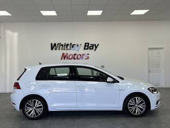 Used Volkswagen Golf 2017 for sale - 78781594: Photo