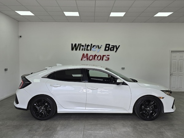 Used Honda Civic 2018 for sale - 75131238: Photo 2