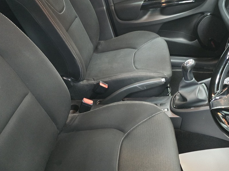 Used Renault Clio 2015 for sale - 77069803: Photo 8